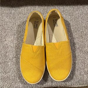 TOMS Mustard Yellow Canvas Slip-On Flats New without Tags